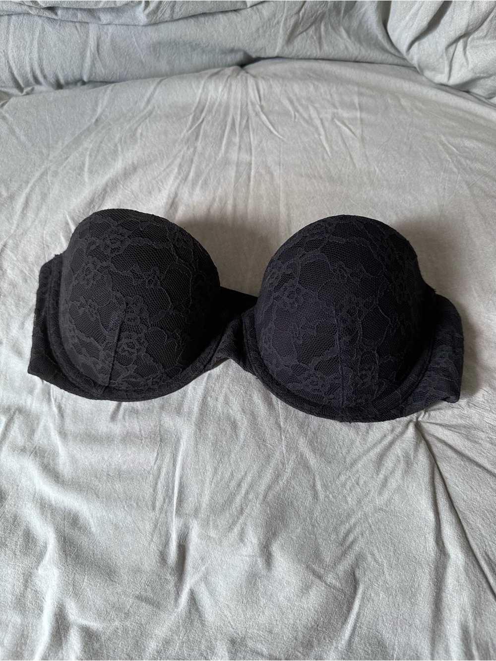 Black Lace Strapless Bra